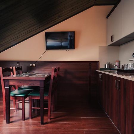 Shoemaker Irish Pub & Accommodation 凯尔采 外观 照片