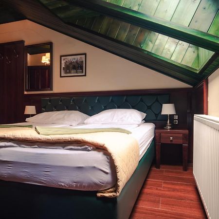 Shoemaker Irish Pub & Accommodation 凯尔采 外观 照片