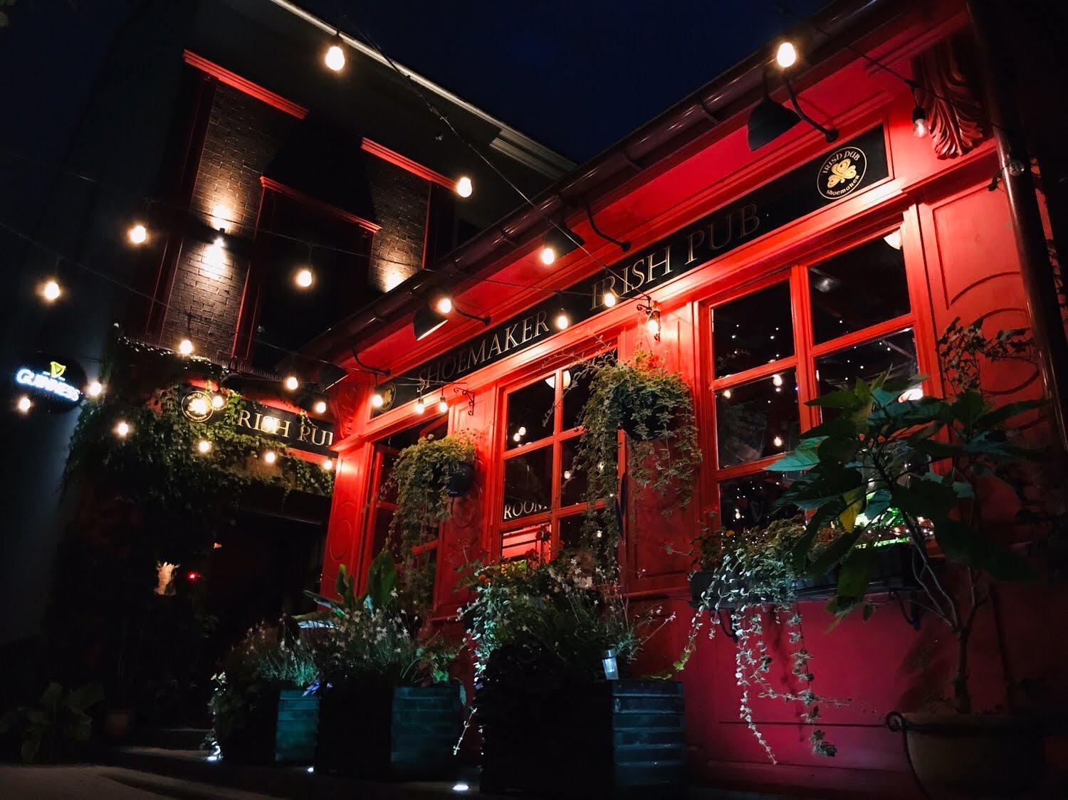 Shoemaker Irish Pub & Accommodation 凯尔采 外观 照片