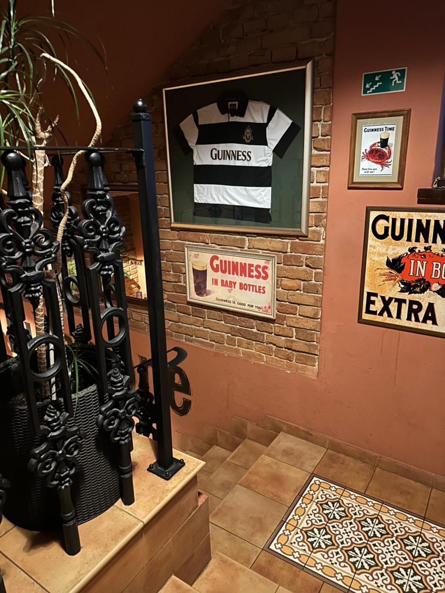 Shoemaker Irish Pub & Accommodation 凯尔采 外观 照片