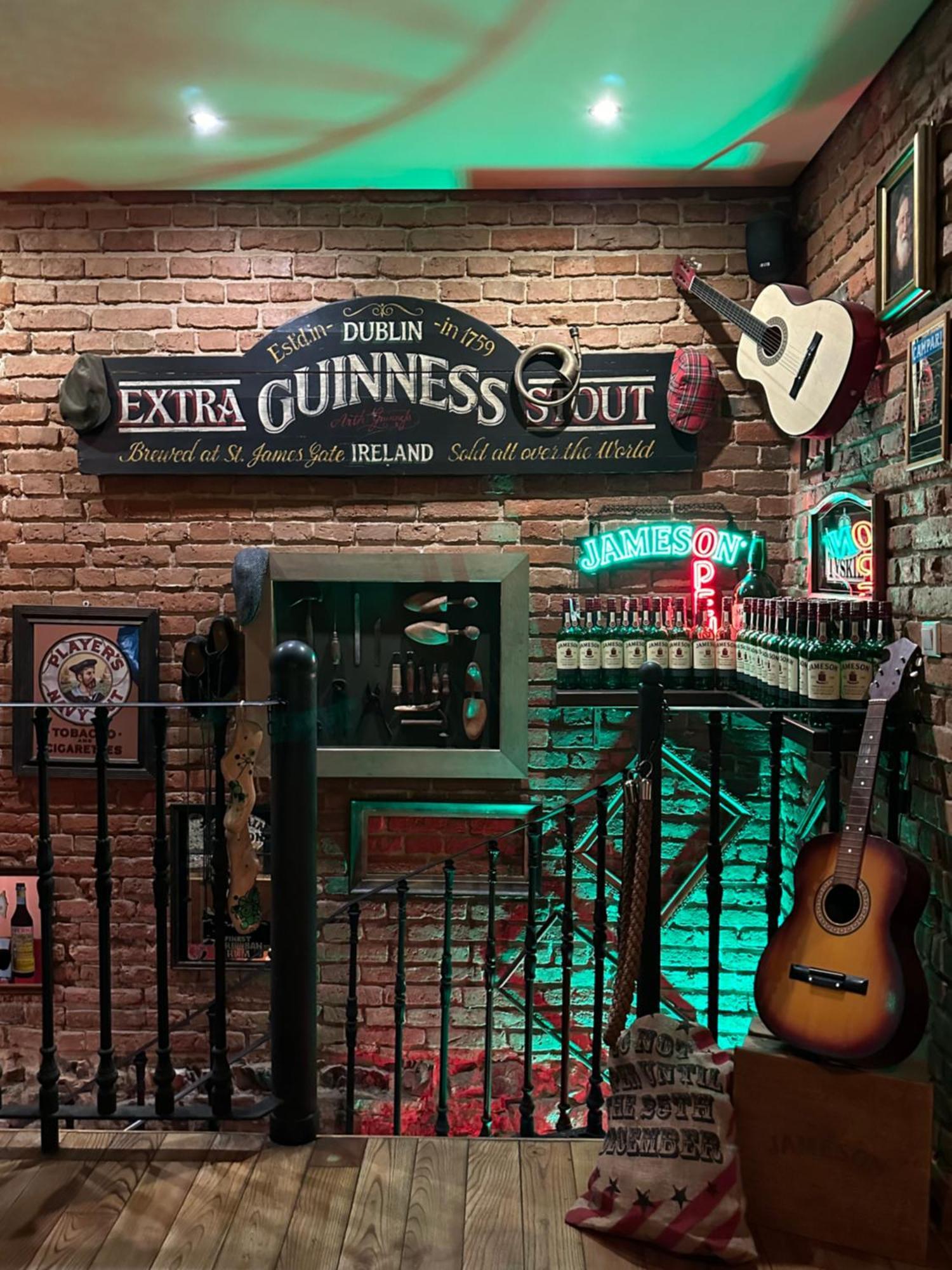 Shoemaker Irish Pub & Accommodation 凯尔采 外观 照片