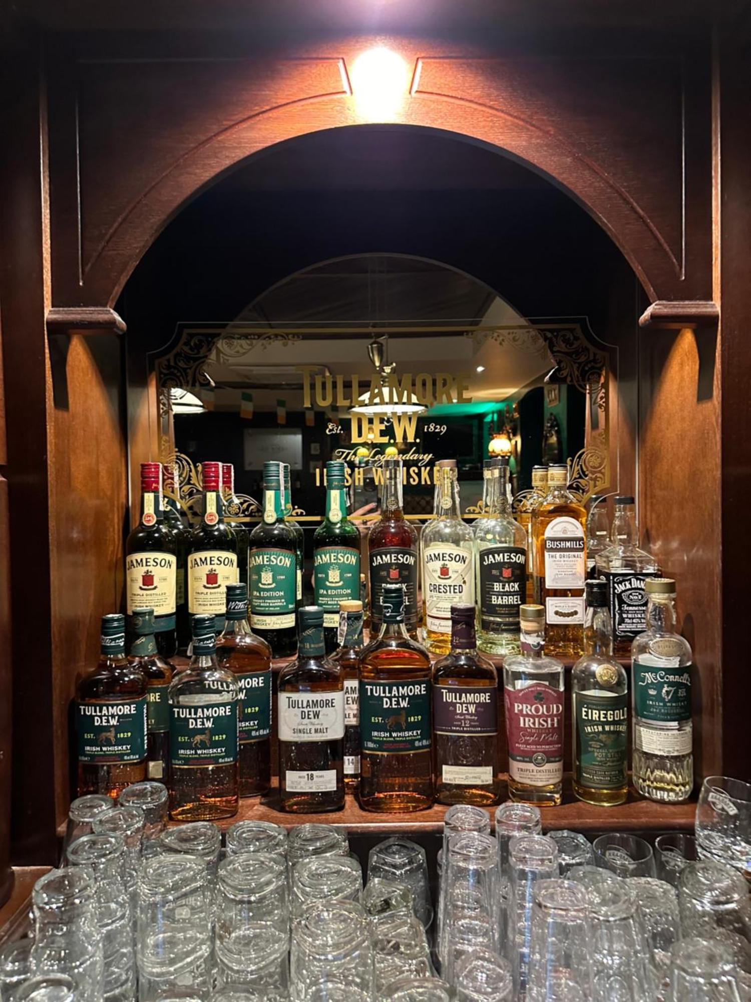 Shoemaker Irish Pub & Accommodation 凯尔采 外观 照片
