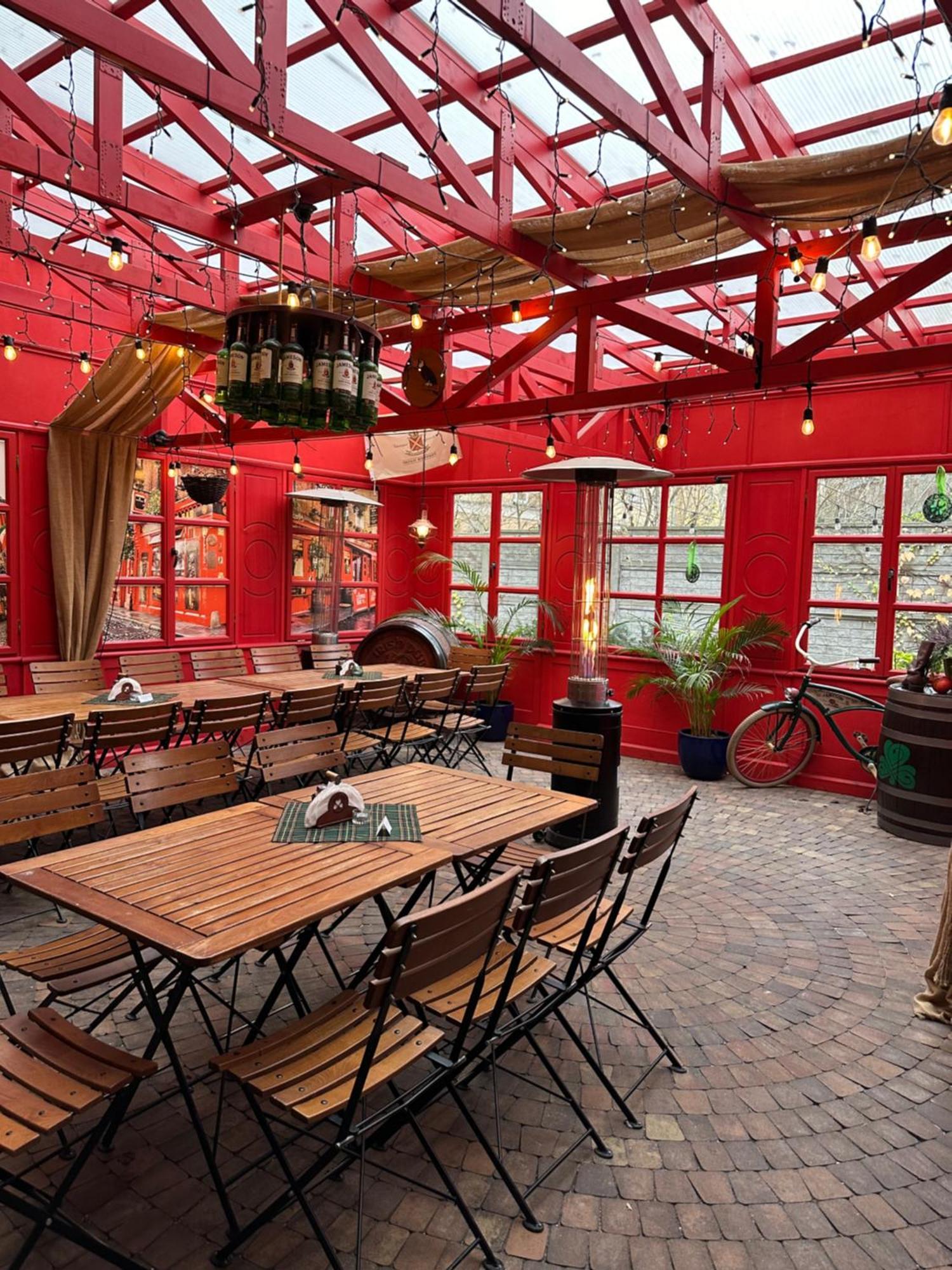 Shoemaker Irish Pub & Accommodation 凯尔采 外观 照片