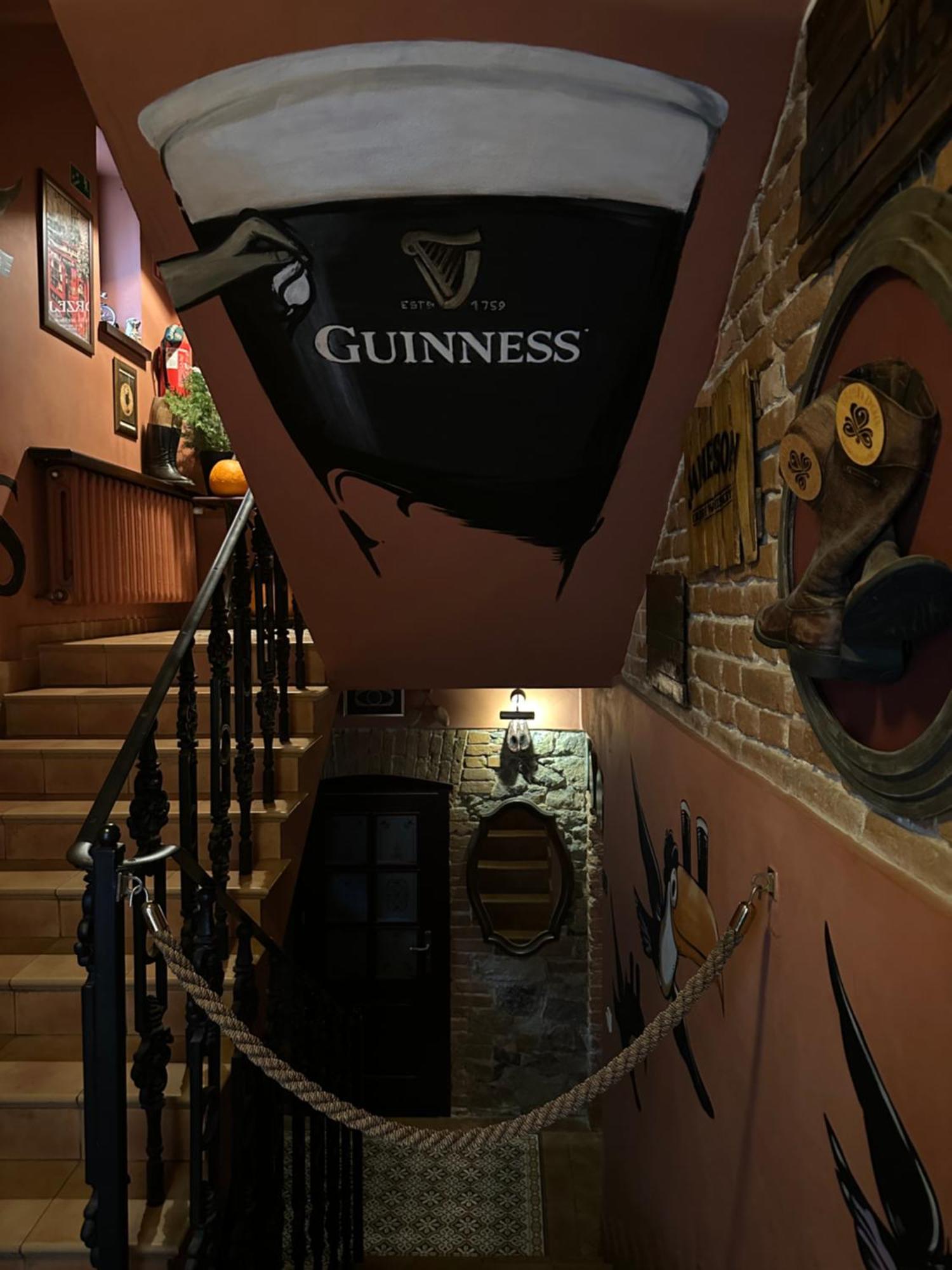 Shoemaker Irish Pub & Accommodation 凯尔采 外观 照片