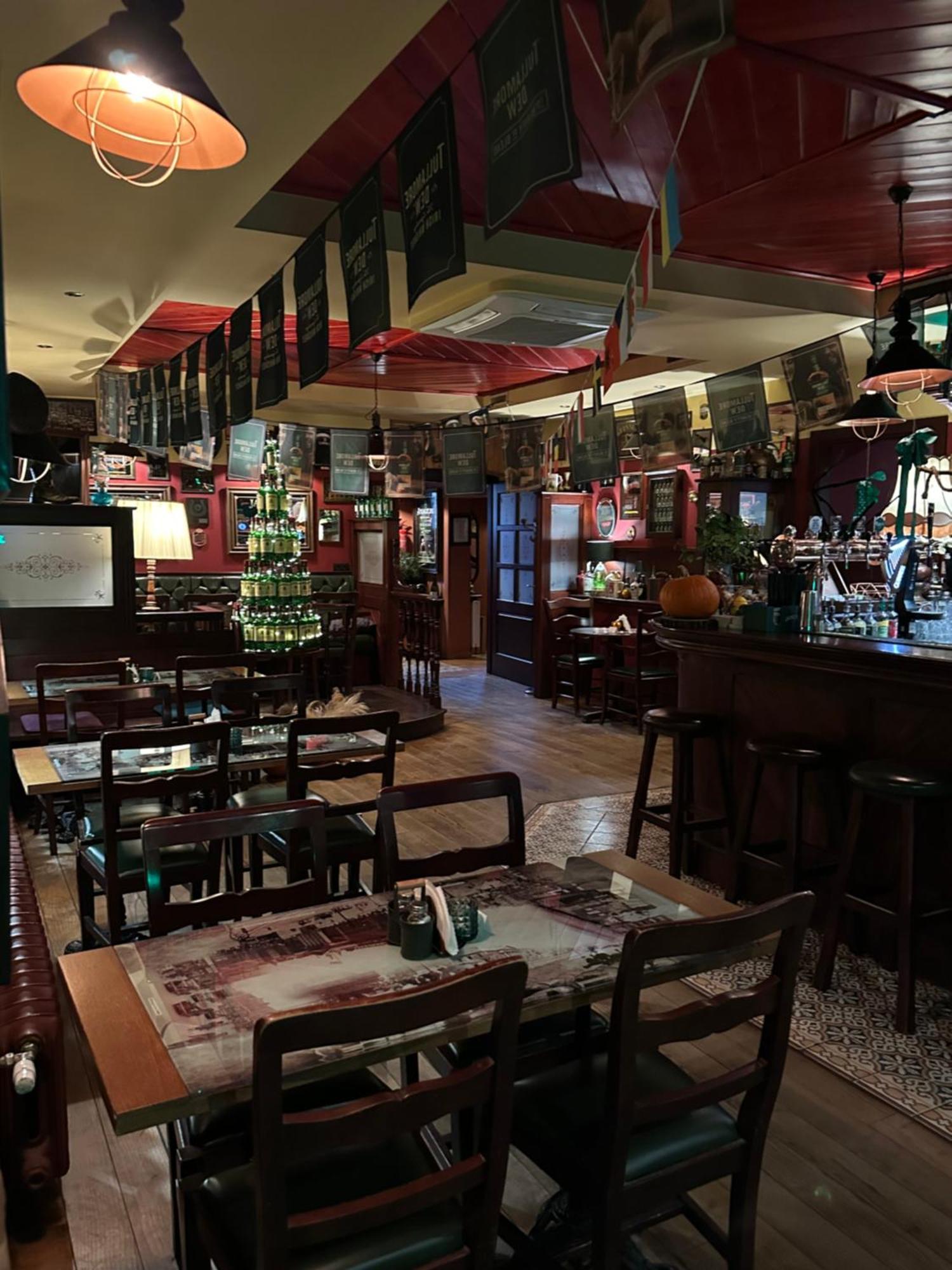 Shoemaker Irish Pub & Accommodation 凯尔采 外观 照片