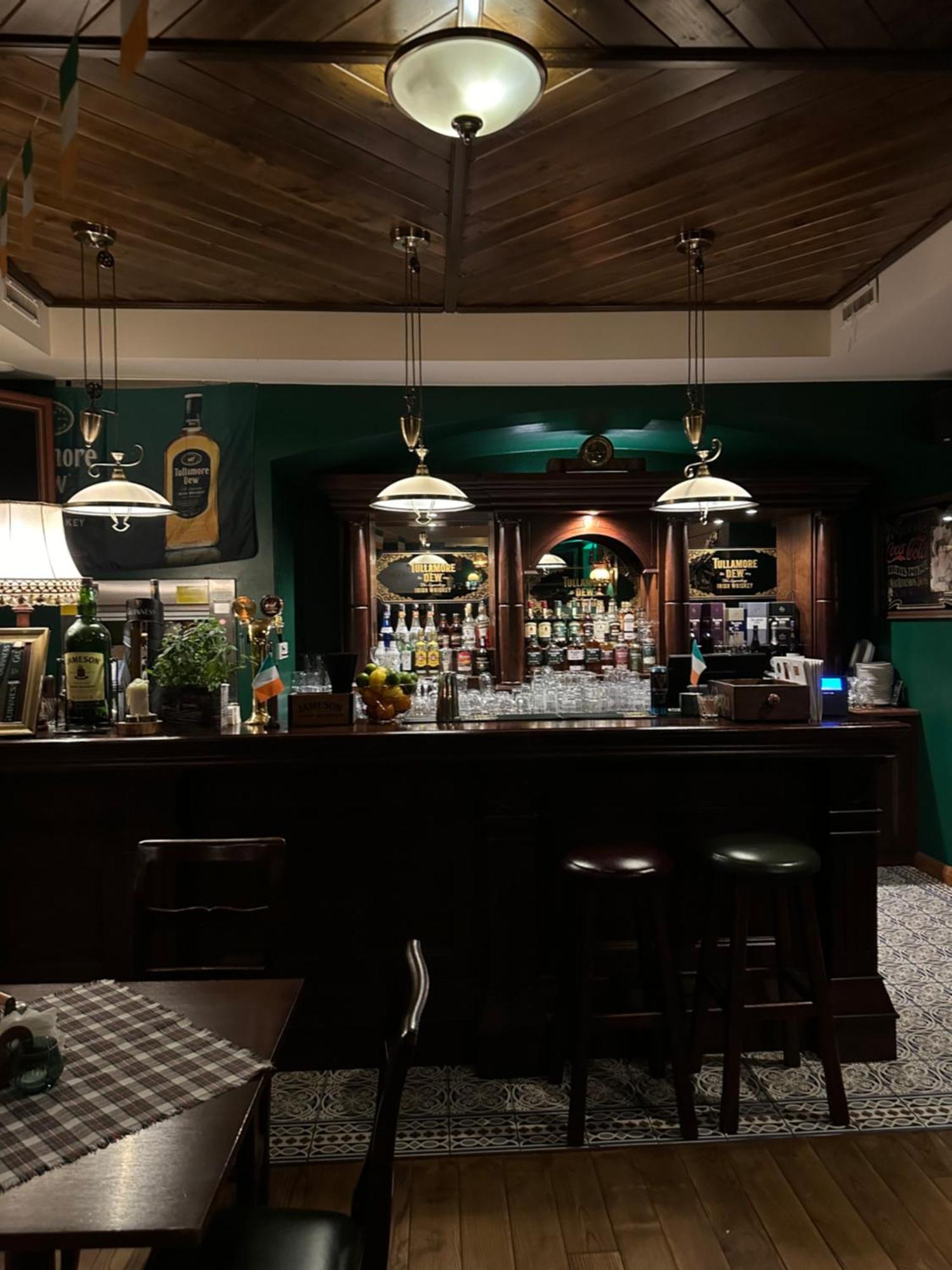 Shoemaker Irish Pub & Accommodation 凯尔采 外观 照片