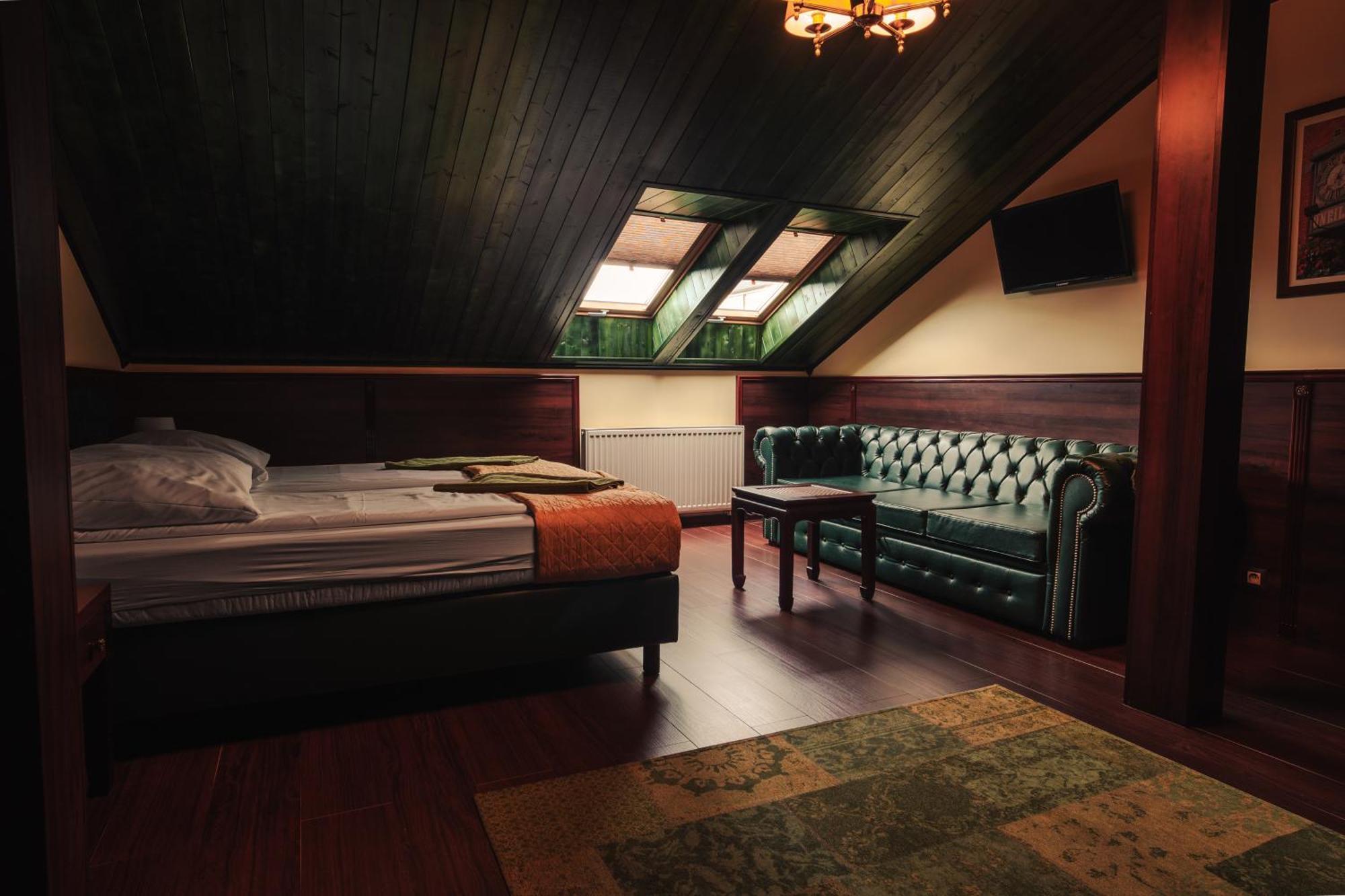 Shoemaker Irish Pub & Accommodation 凯尔采 外观 照片