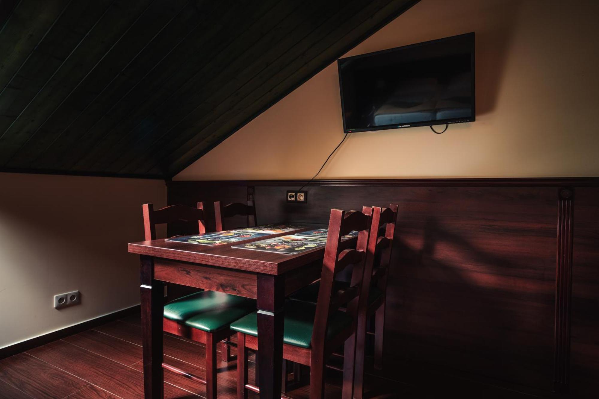 Shoemaker Irish Pub & Accommodation 凯尔采 外观 照片