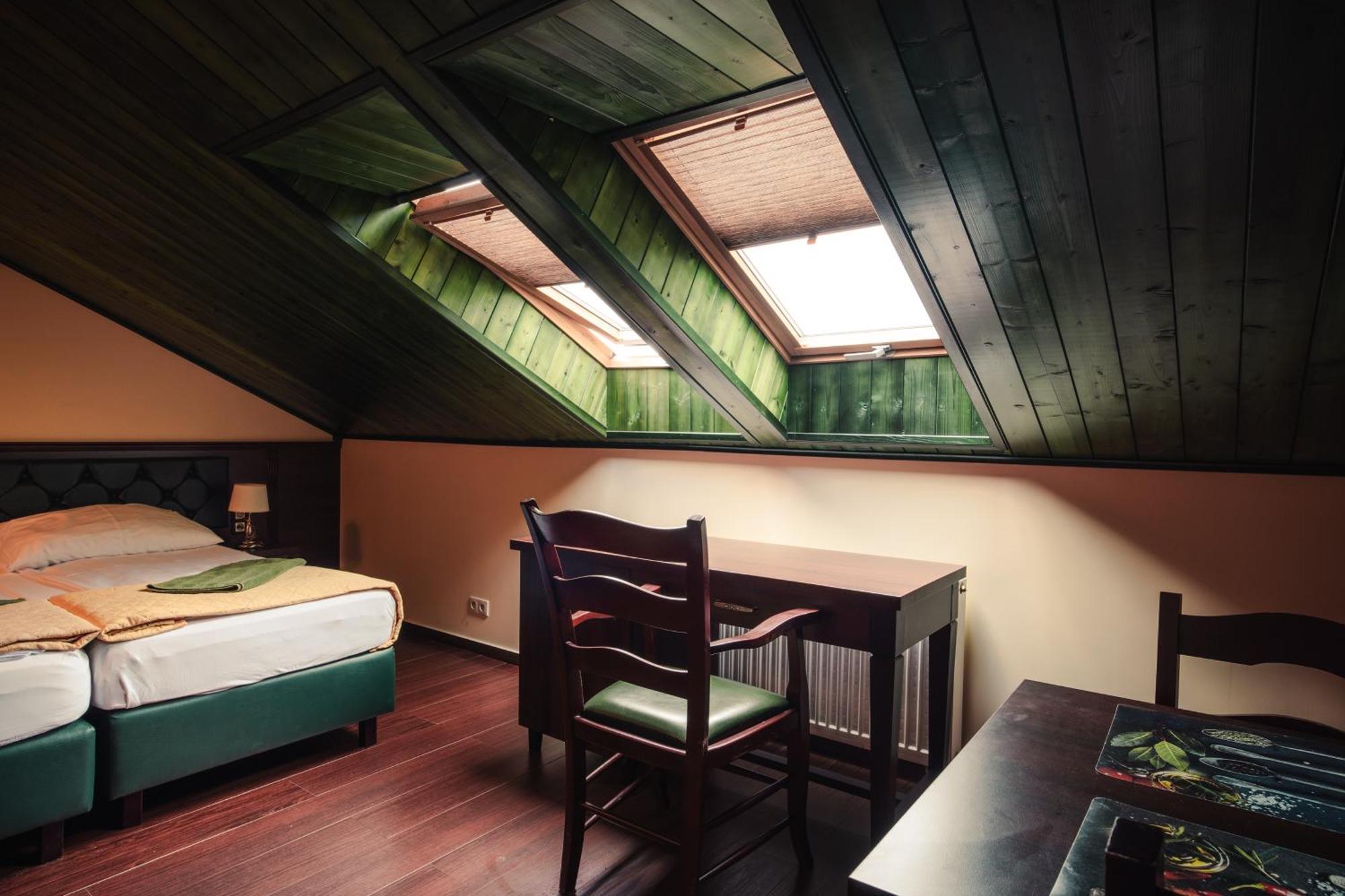 Shoemaker Irish Pub & Accommodation 凯尔采 外观 照片